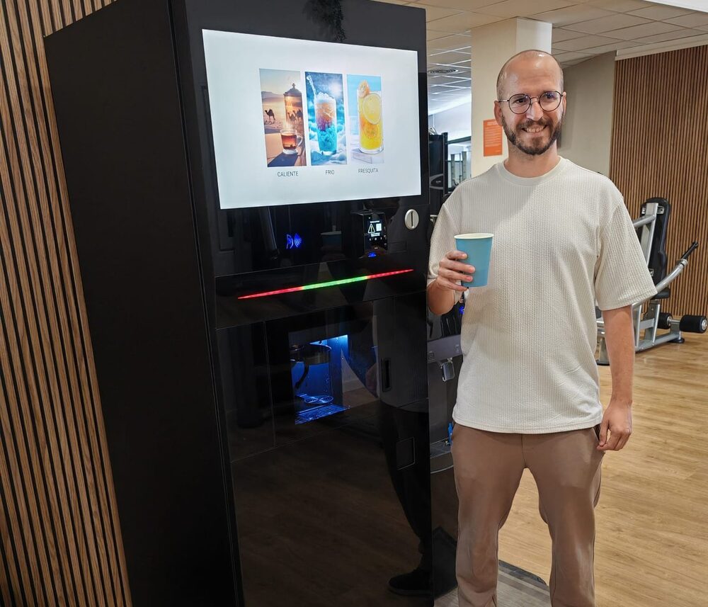 Distributeur MaxiBooster installé dans un club de sport